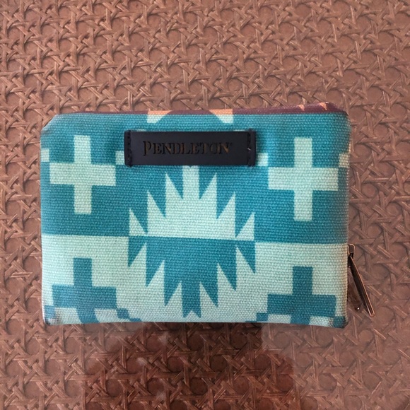 Pendleton Handbags - Pendleton Wallet